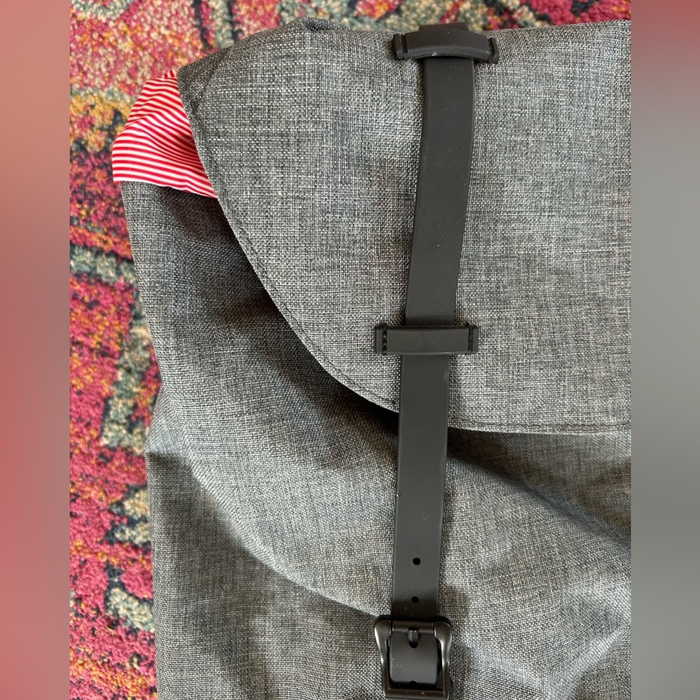 Herschel Supply Company | Women’s Grey Retreat Backpack Adjustable Straps OS - Picture 6 of 14